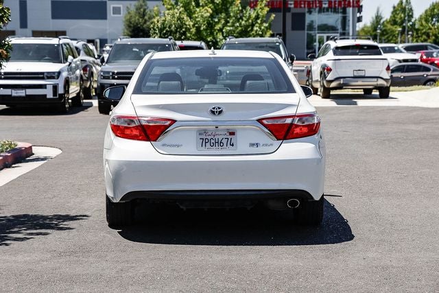 2016 Toyota Camry Hybrid XLE