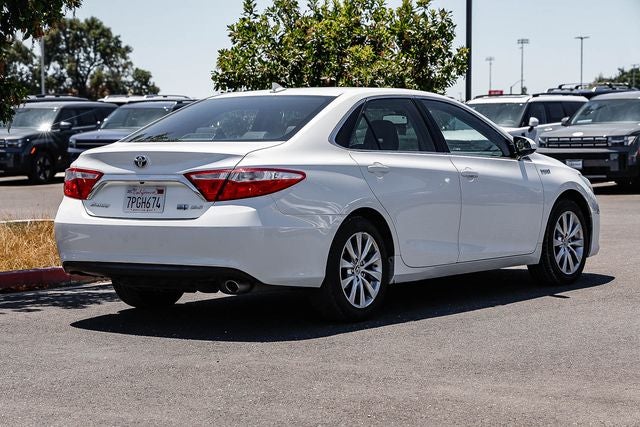 2016 Toyota Camry Hybrid XLE