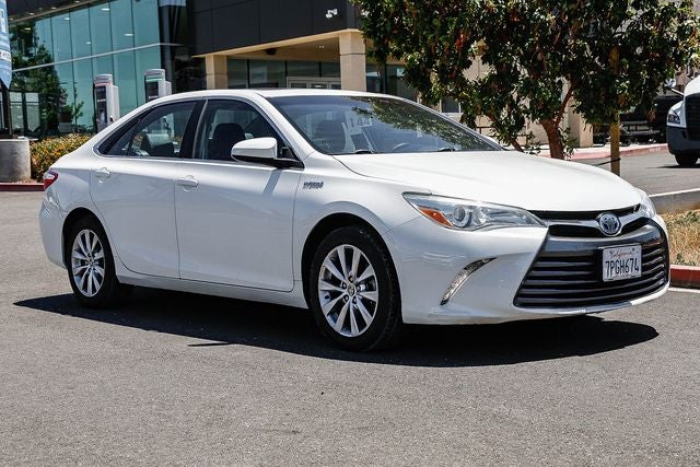 2016 Toyota Camry Hybrid XLE