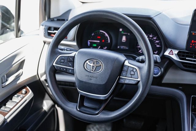 2021 Toyota Sienna LE 8 Passenger