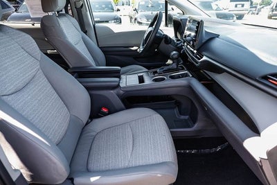 2021 Toyota Sienna LE 8 Passenger