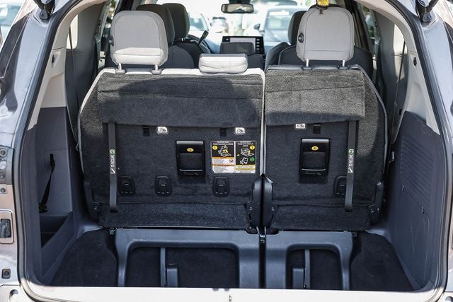 2021 Toyota Sienna LE 8 Passenger
