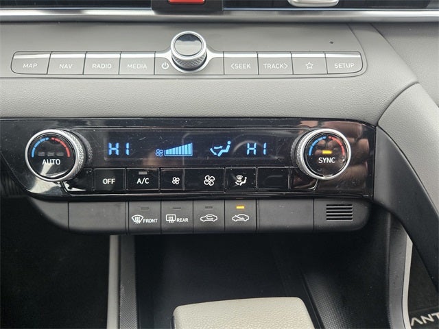 2024 Hyundai ELANTRA SEL