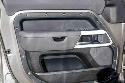 2023 Land Rover Defender 110 SE