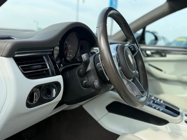 2020 Porsche Macan Base