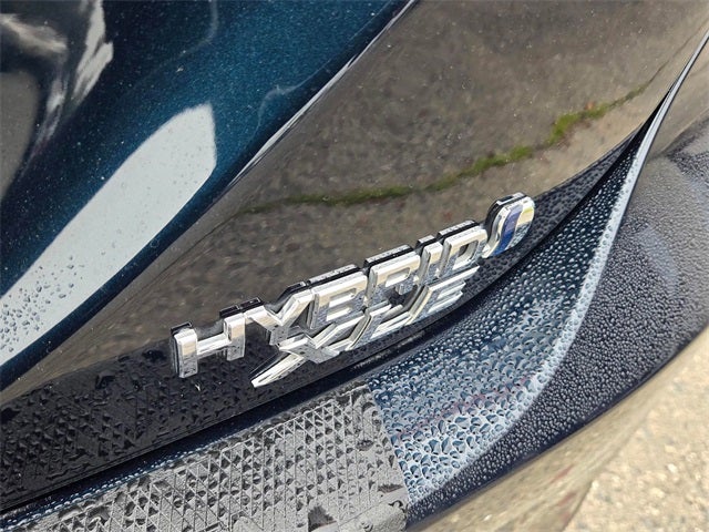 2020 Toyota Camry Hybrid XLE