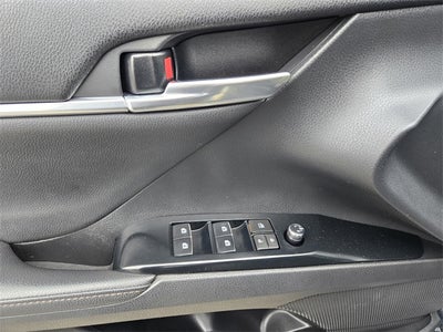 2020 Toyota Camry Hybrid XLE