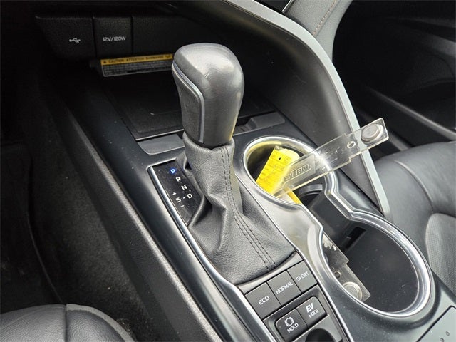 2020 Toyota Camry Hybrid XLE