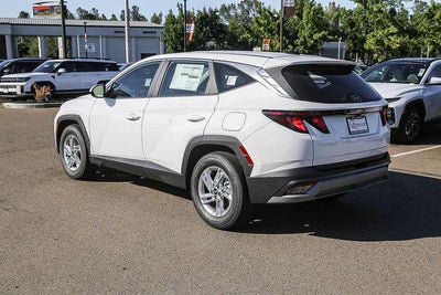 2026 Hyundai TUCSON SE FWD