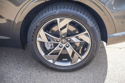 2023 Genesis Electrified GV70 Advanced