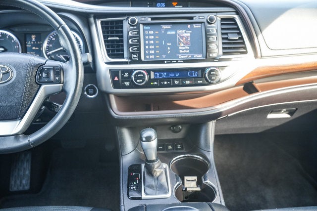 2016 Toyota Highlander Limited Platinum V6