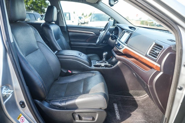 2016 Toyota Highlander Limited Platinum V6