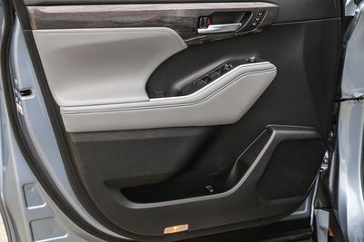2023 Toyota Highlander Hybrid Limited