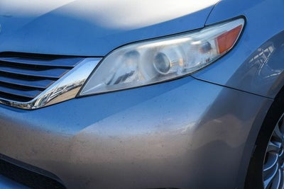 2015 Toyota Sienna XLE 8 Passenger