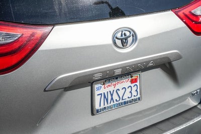 2015 Toyota Sienna XLE 8 Passenger