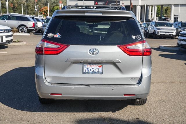 2015 Toyota Sienna XLE 8 Passenger