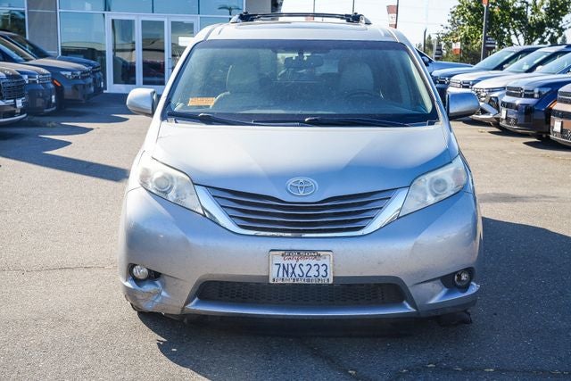 2015 Toyota Sienna XLE 8 Passenger