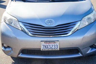 2015 Toyota Sienna XLE 8 Passenger