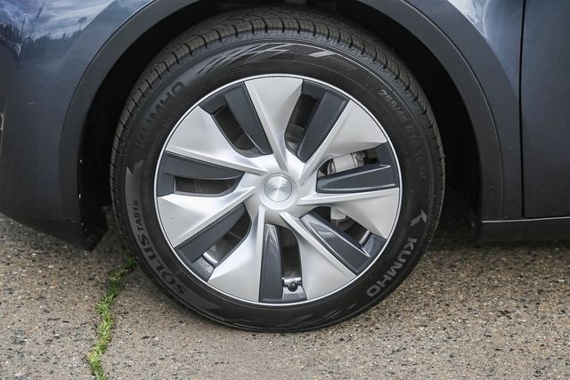 2023 Tesla Model Y Standard Range