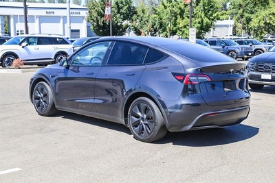 2024 Tesla Model Y Long Range
