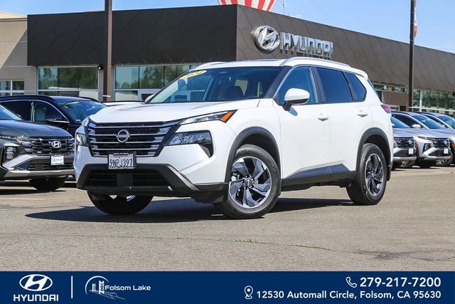 2024 Nissan Rogue SV FWD's photo