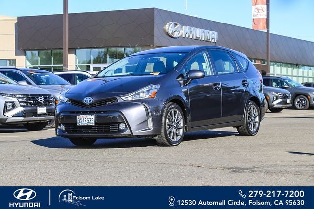 2017 Toyota Prius v Five