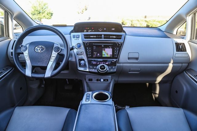 2017 Toyota Prius v Five