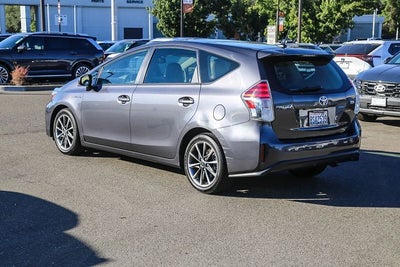 2017 Toyota Prius v Five