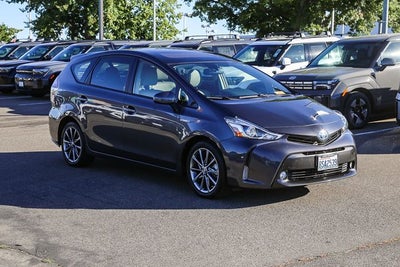 2017 Toyota Prius v Five