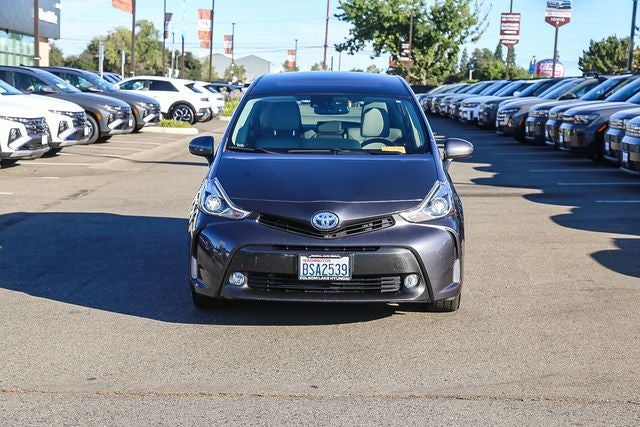 2017 Toyota Prius v Five
