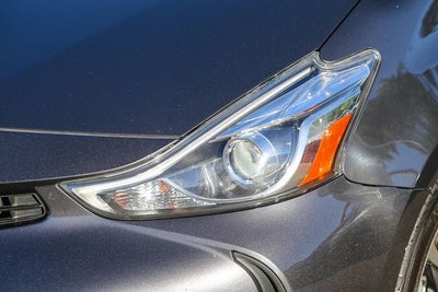 2017 Toyota Prius v Five