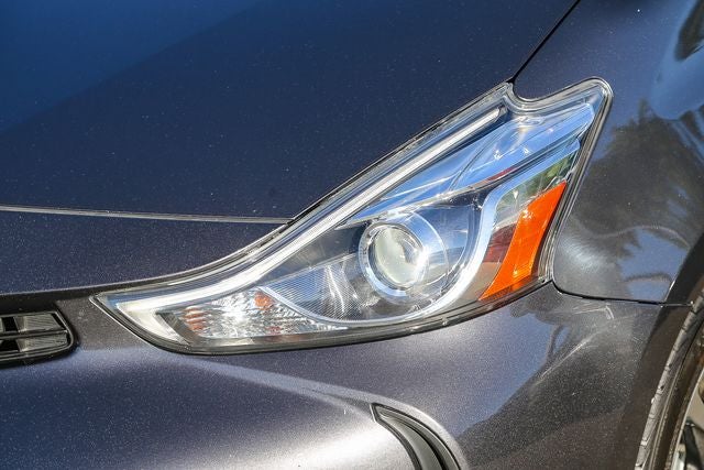2017 Toyota Prius v Five
