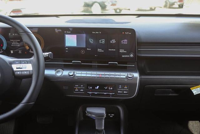 2025 Hyundai KONA SEL FWD