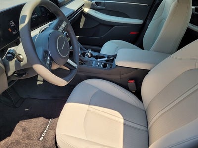 2025 Hyundai SONATA SE