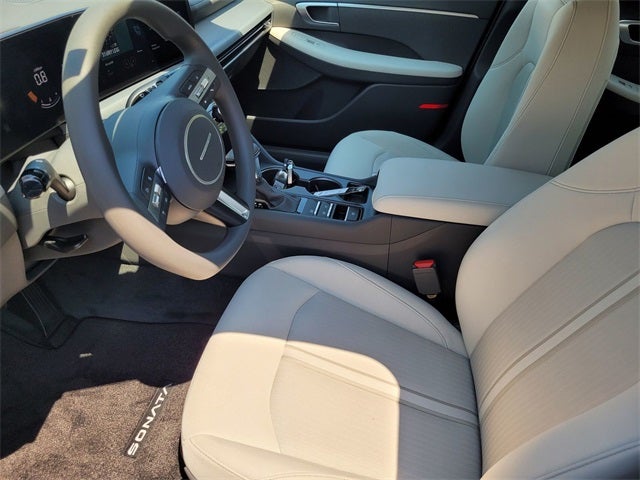 2025 Hyundai SONATA SE
