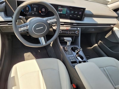 2025 Hyundai SONATA SE