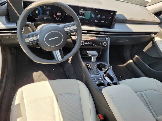 2025 Hyundai SONATA SE