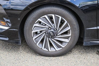 2024 Hyundai SONATA HYBRID Limited