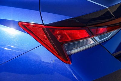 2023 Hyundai ELANTRA SE