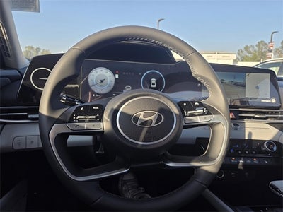 2025 Hyundai ELANTRA Limited