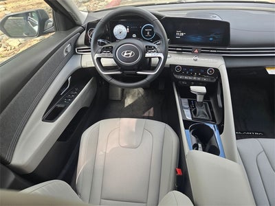 2025 Hyundai ELANTRA Limited