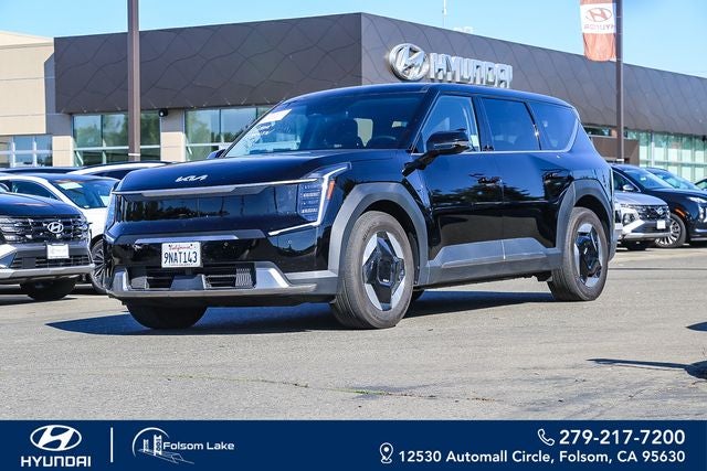 2024 Kia EV9 Light L/R's photo