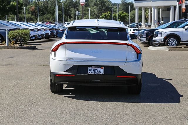 2024 Kia EV6 Light
