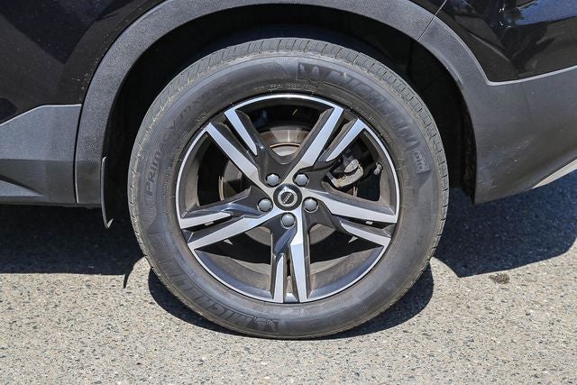 2023 Volvo XC40 B5 Core