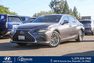 2023 Lexus ES 300h Luxury