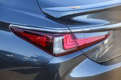 2023 Lexus ES 300h Luxury