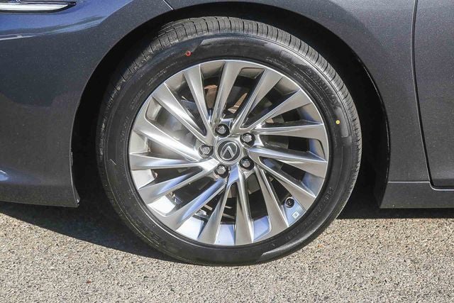 2023 Lexus ES 300h Luxury