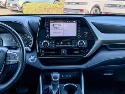 2022 Toyota Highlander Hybrid Bronze Edition