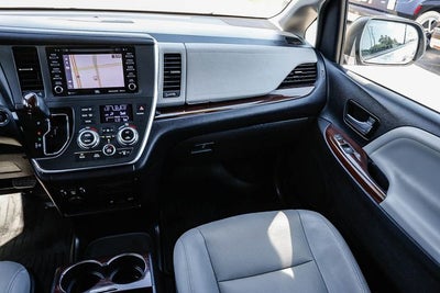 2019 Toyota Sienna Limited Premium 7 Passenger