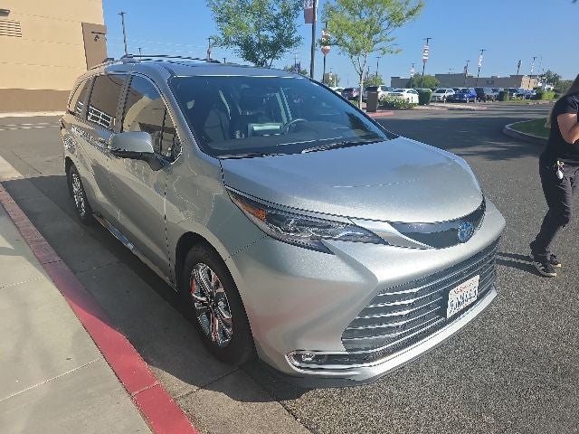 2024 Toyota Sienna Platinum 7 Passenger